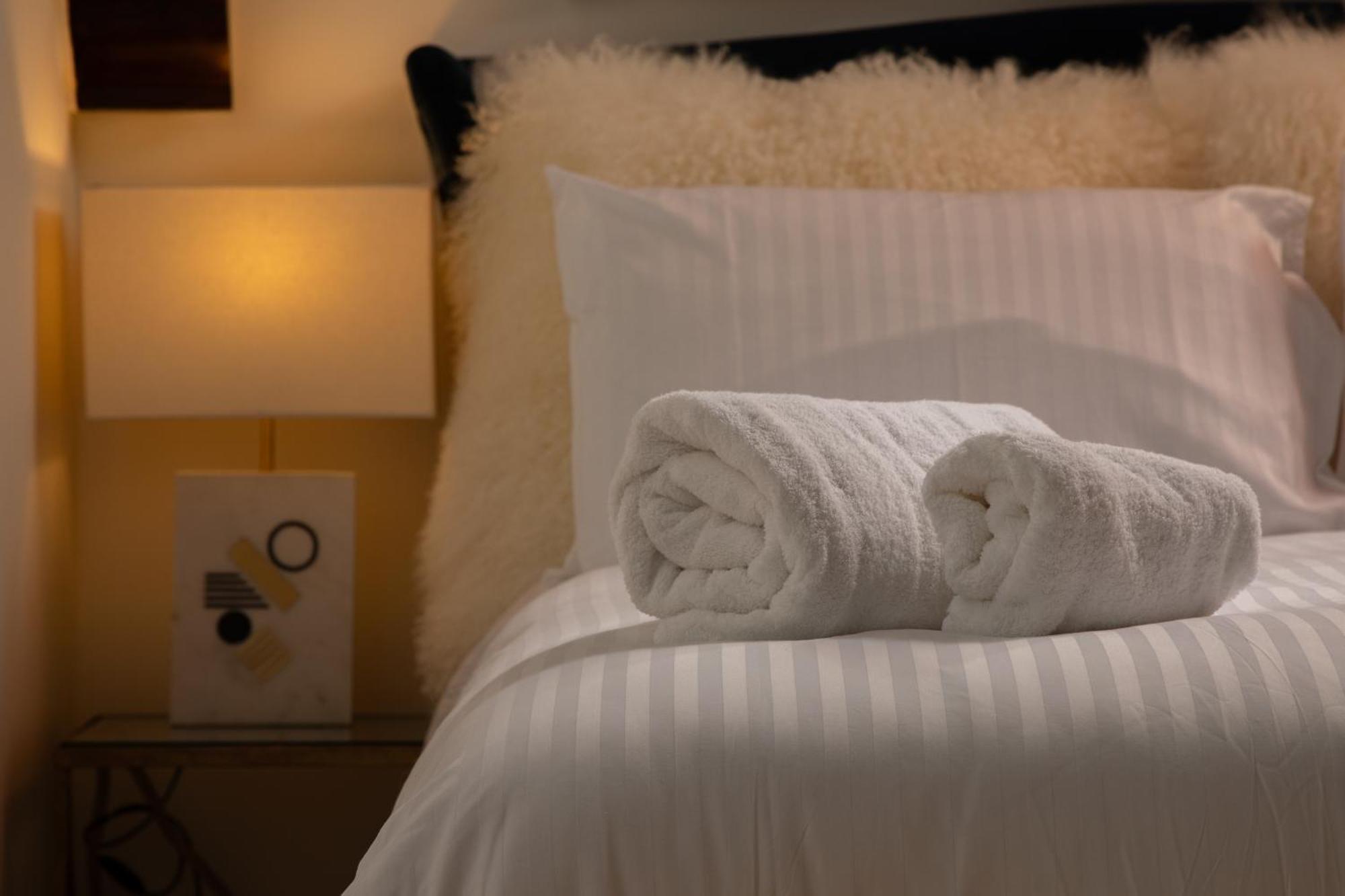 Thomas Telford Lettings - Luxurious Interiors And Seaviews Villa Halistra ภายนอก รูปภาพ